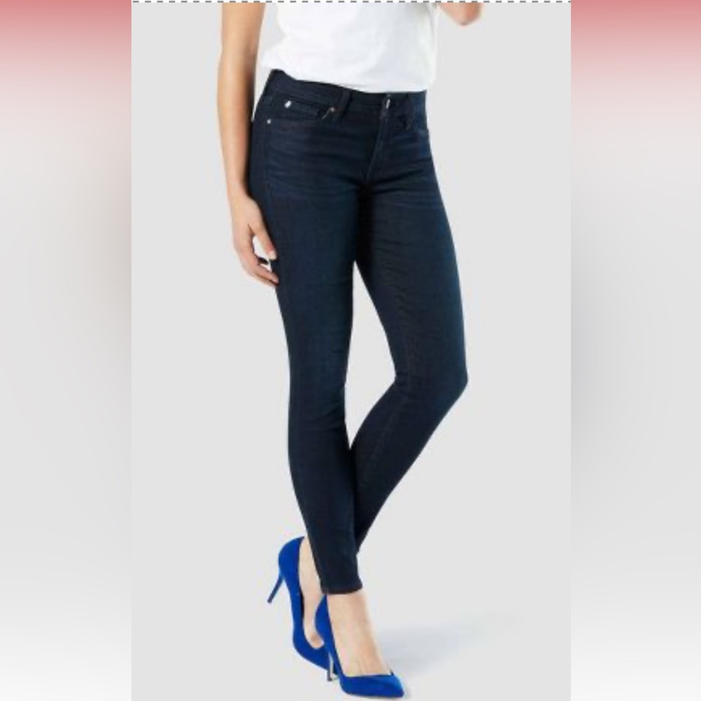 Levis Denizen mid-rise skinny jeans, size 14M